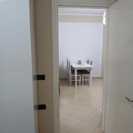 Nik's Cozy Apartment